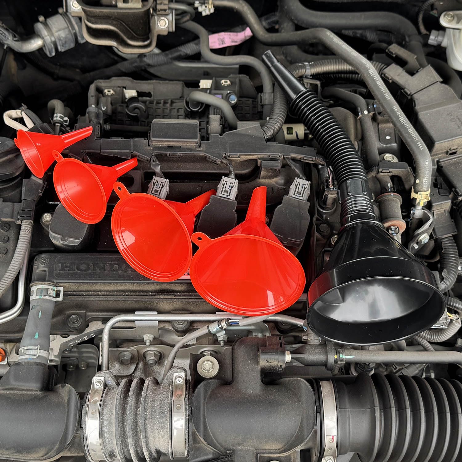 5-Piece Automotive Oil Funnel Set with Flexible Neck, Filter Screen, Wide Mouth for Gas, Oil, Coolant, Engine Oil - Image 4